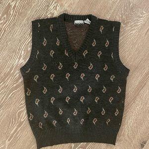 Women’s sweater vest medium